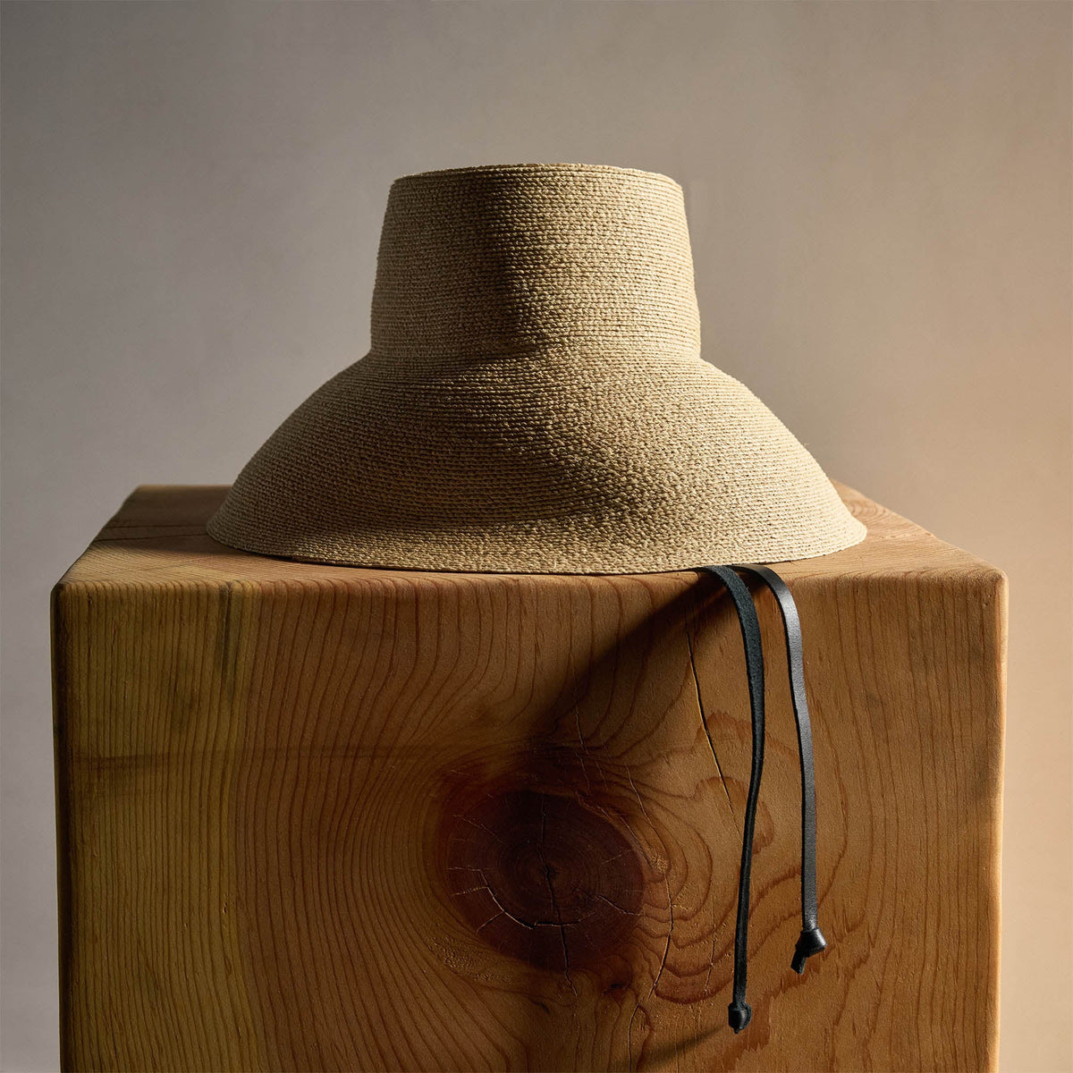 Janessa Leone Suni In Natural | James Perse Los Angeles display picture 2