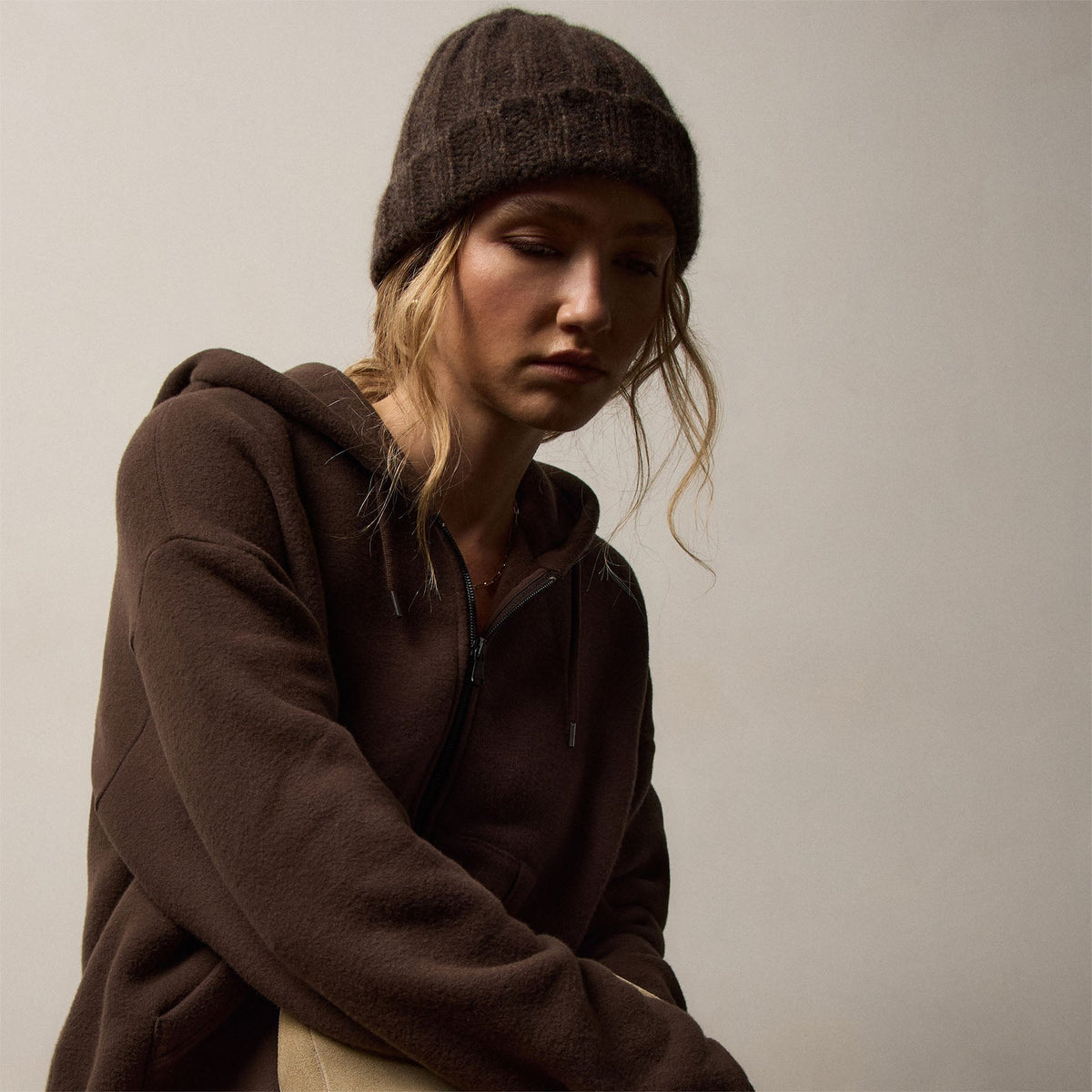 Lightweight Textured Cashmere Beanie In Bark | James Perse Los Angeles