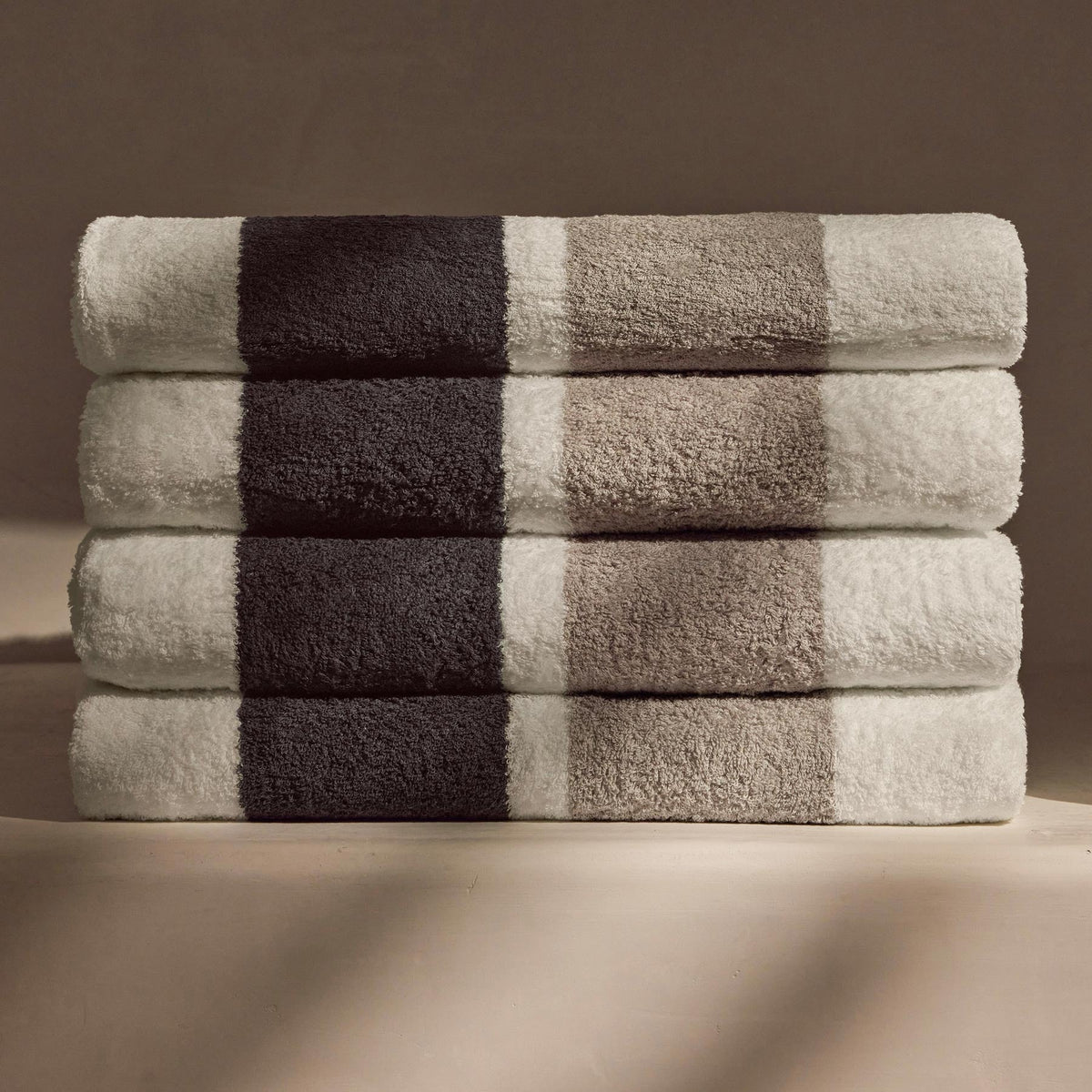 Double Stripe Beach Towel in Optic White/Grey/Carbon | James Perse