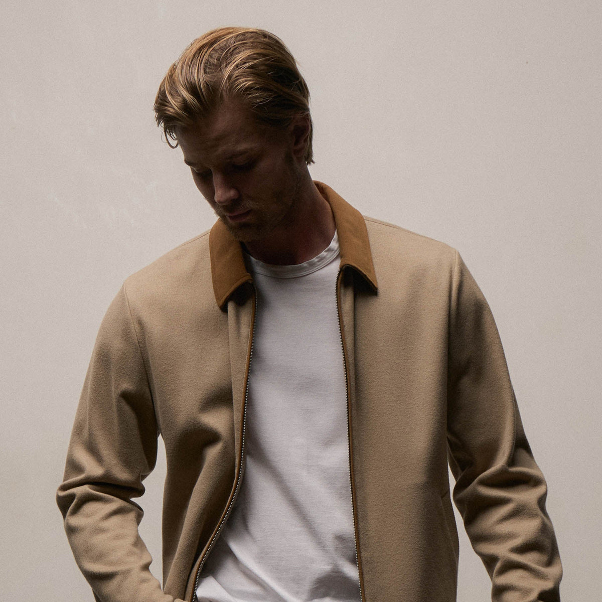 Brushed Cotton Coach Jacket in Soft Beige/Whiskey | James Perse