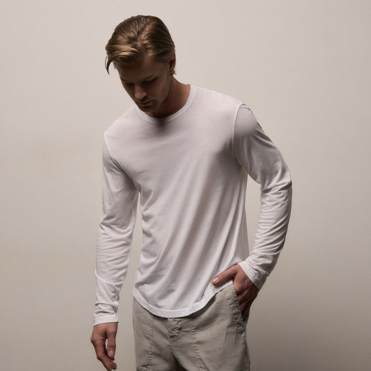 Shirttail Hem Crew in White | James Perse Los Angeles