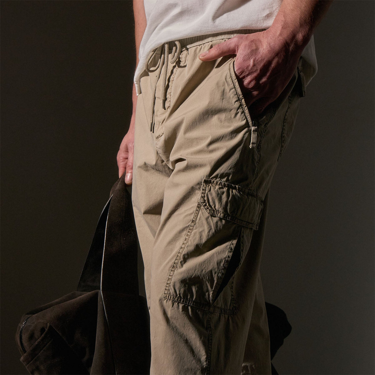 Parachute Poplin Cargo in Overcast Pigment | James Perse Los Angeles