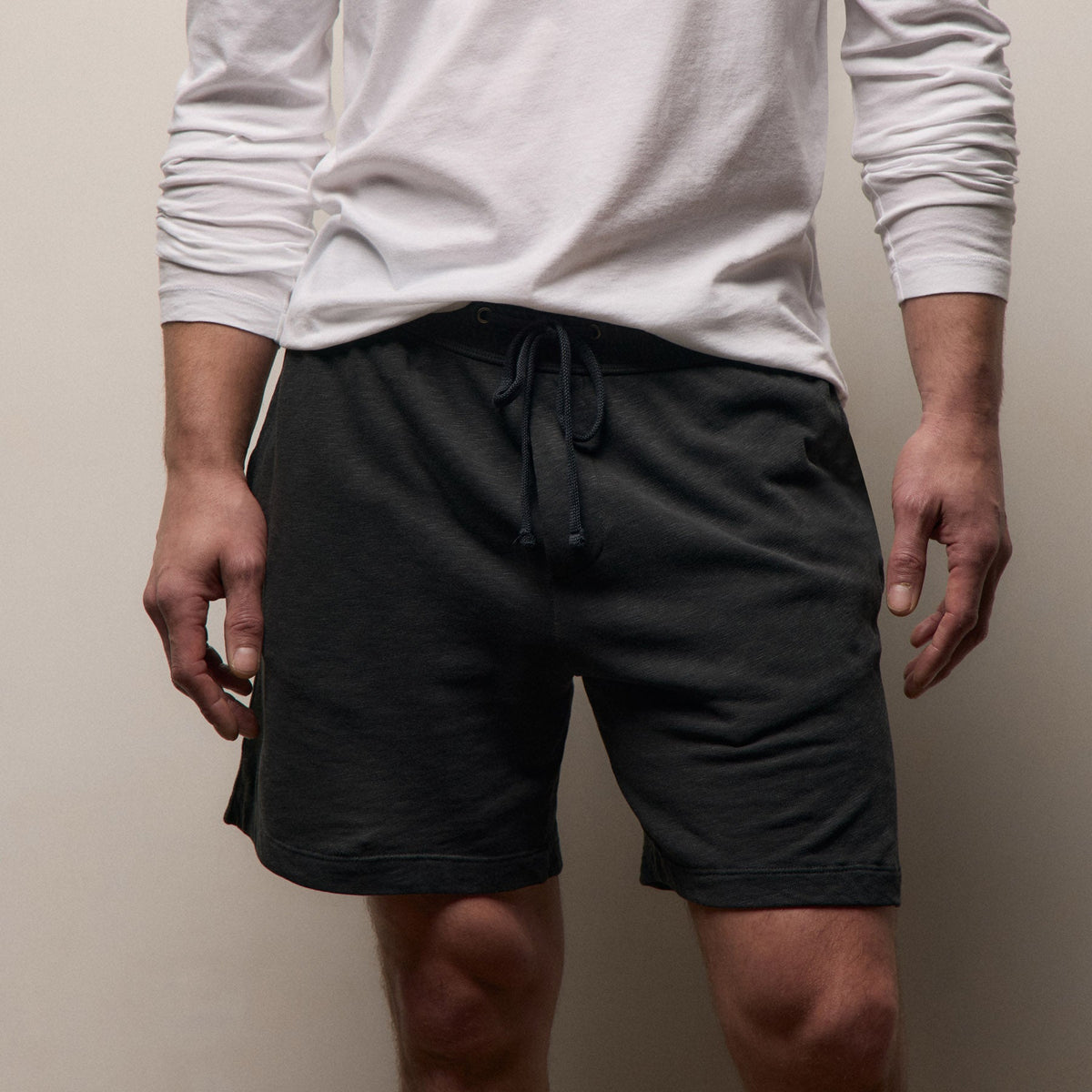 ショートパンツ SAPEur VINTAGE SWEAT SHORTS Vintage French Terry Sweat Short in Carbon Pigment | James Perse