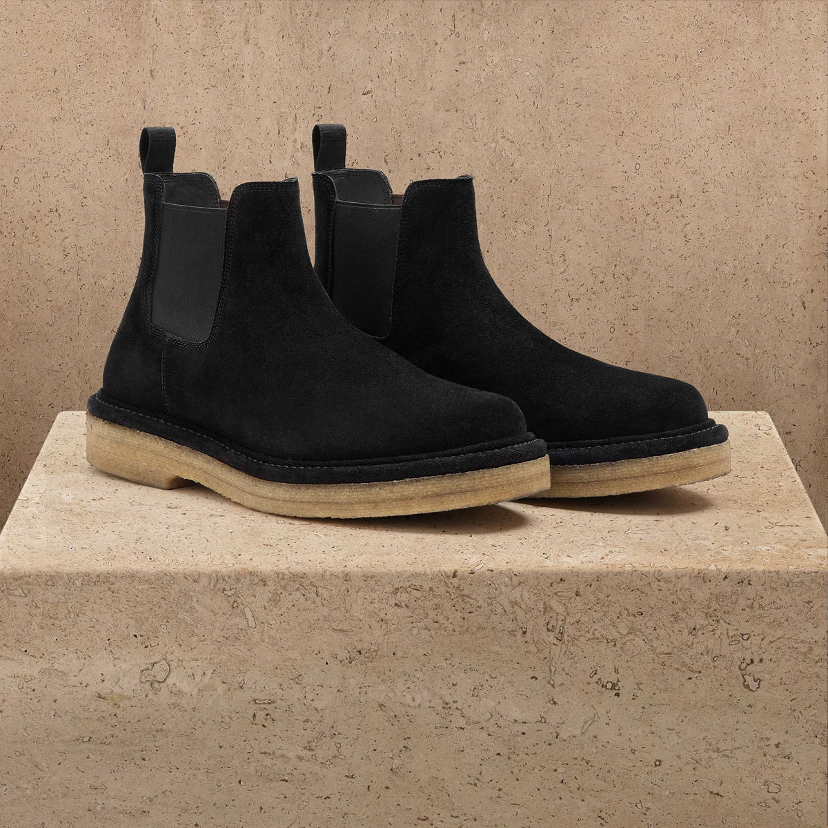 Men's Suede Chelsea Boot In Black | James Perse Los Angeles