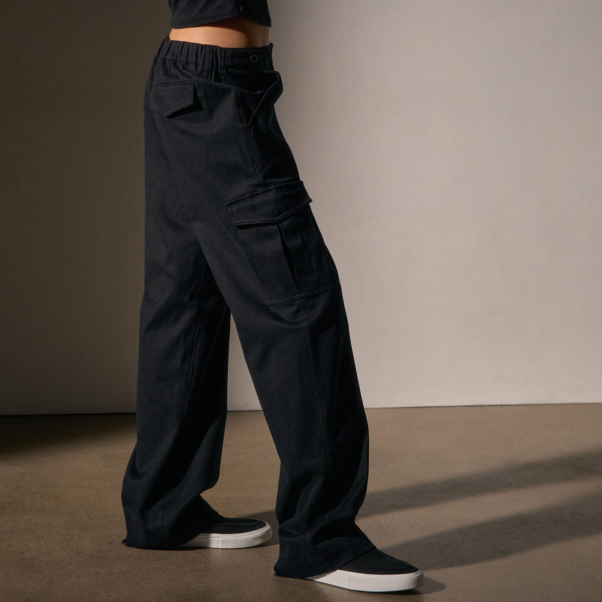 Cashmere Touch Cargo Pant In Black | James Perse Los Angeles
