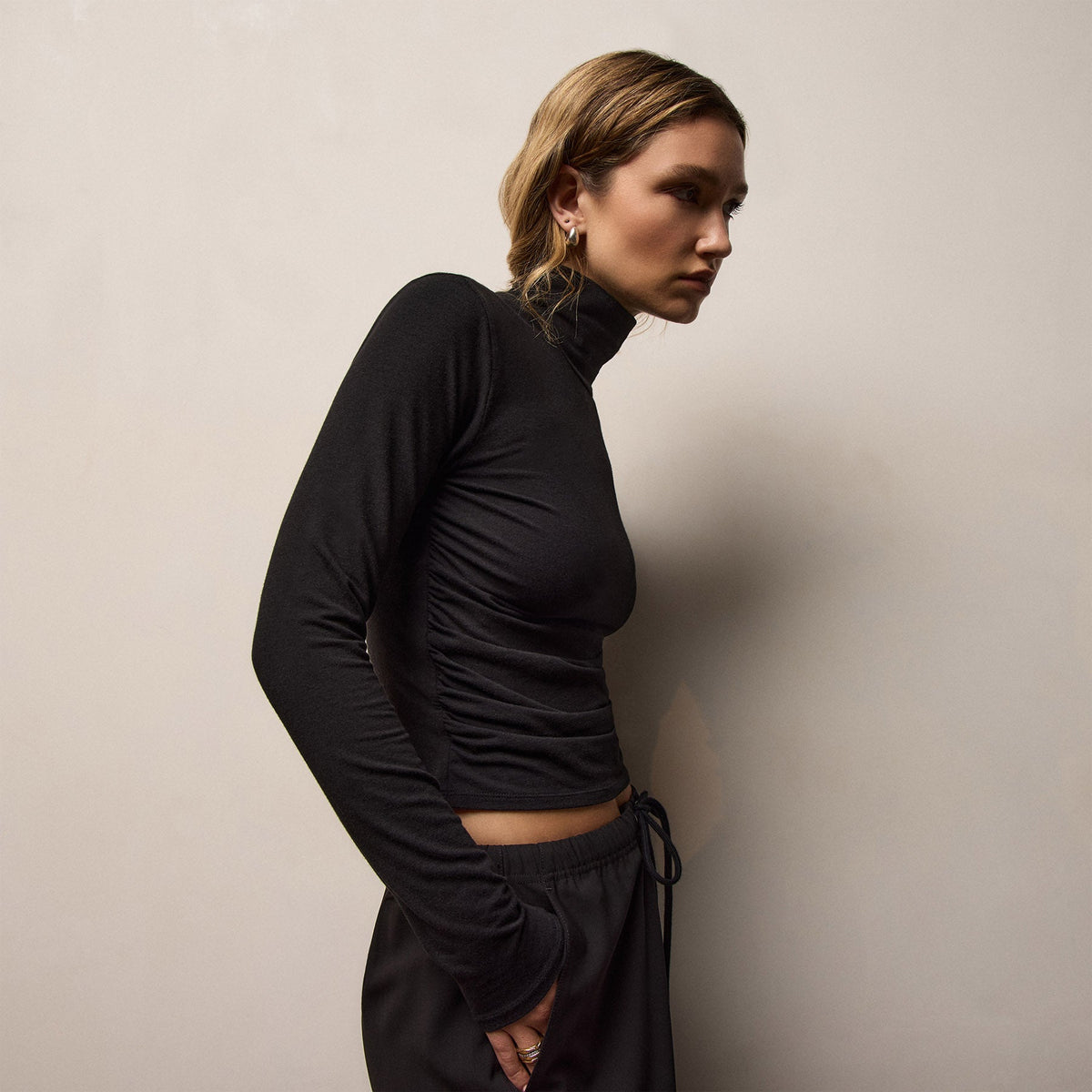 即完売大人気★RUS BOX HIGHNECK TEE ラッセルノ　モックネック Melange Jersey Turtleneck In Black | James Perse Los Angeles