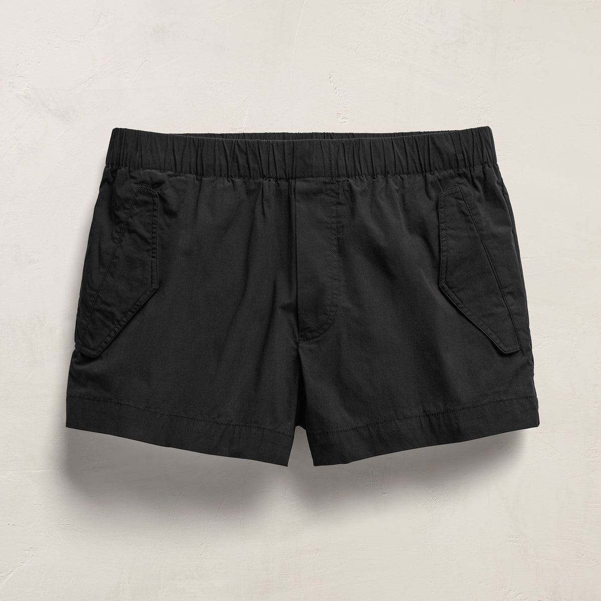 Stretch Poplin Surplus Short In Black | James Perse Los Angeles