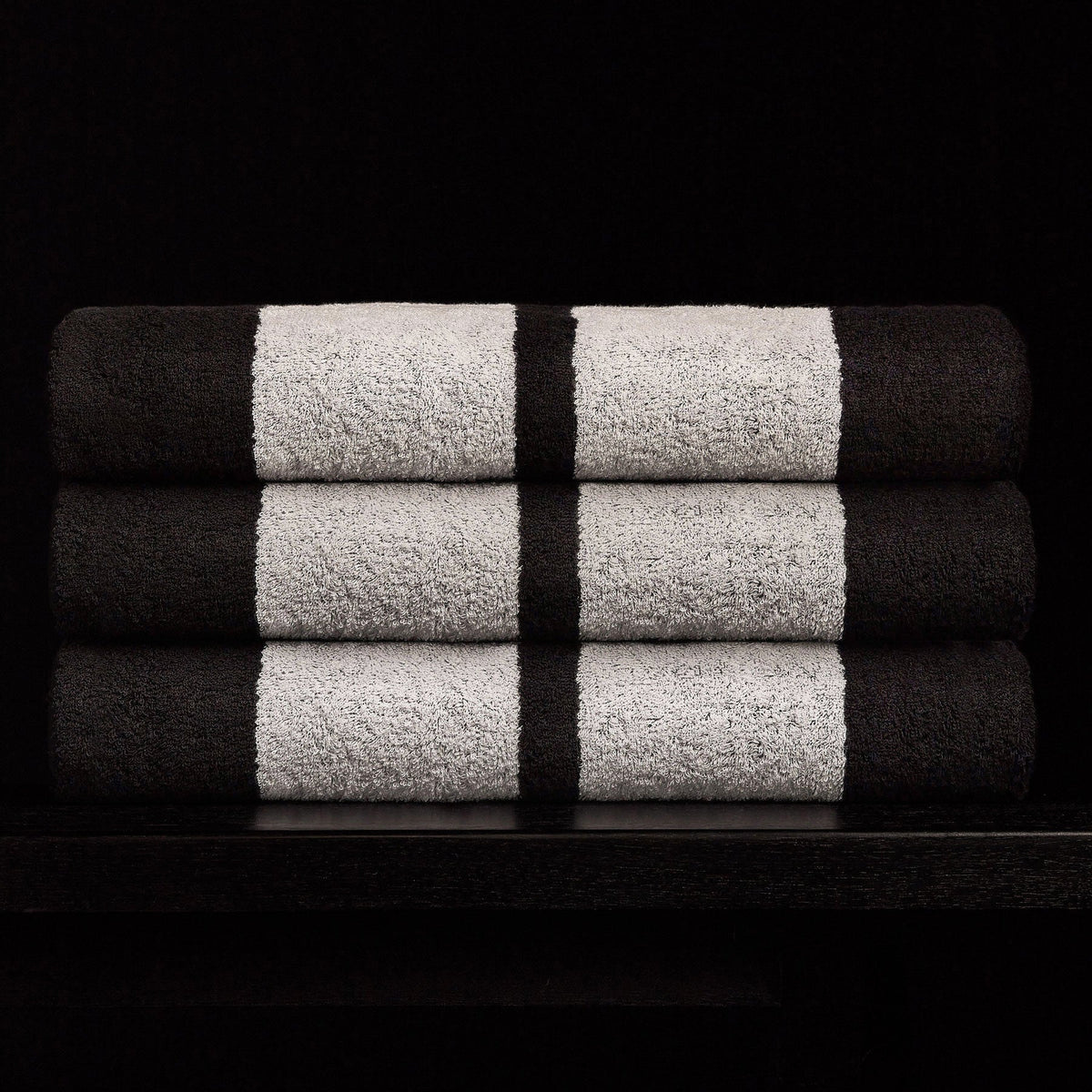 Double Stripe Beach Towel in Black/Optic White | James Perse Los