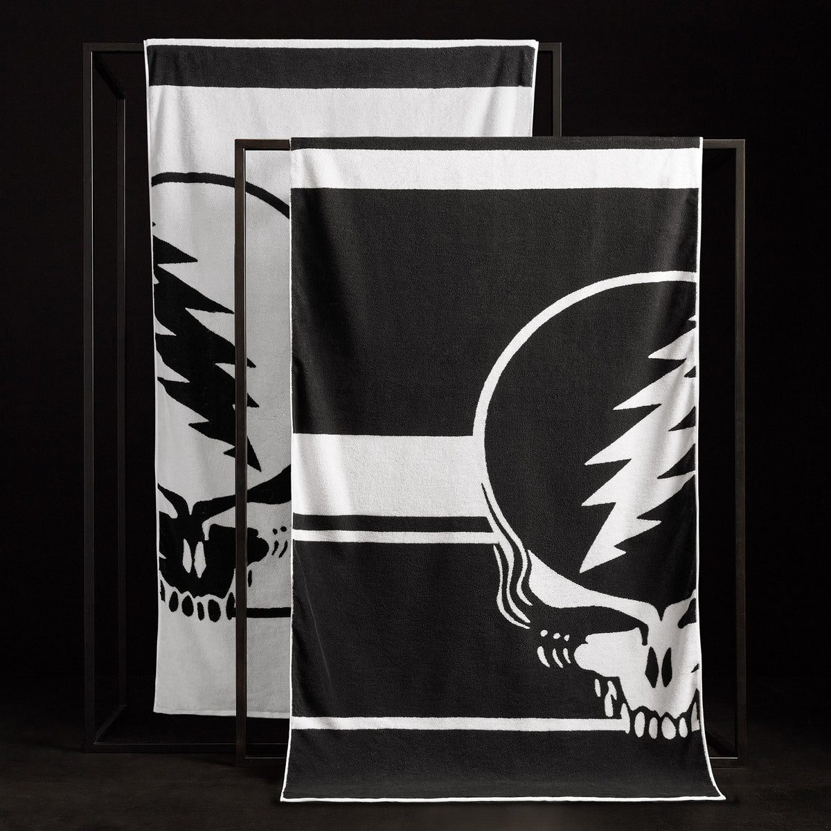 Grateful Dead Beach Towel in Black/White | James Perse Los Angeles