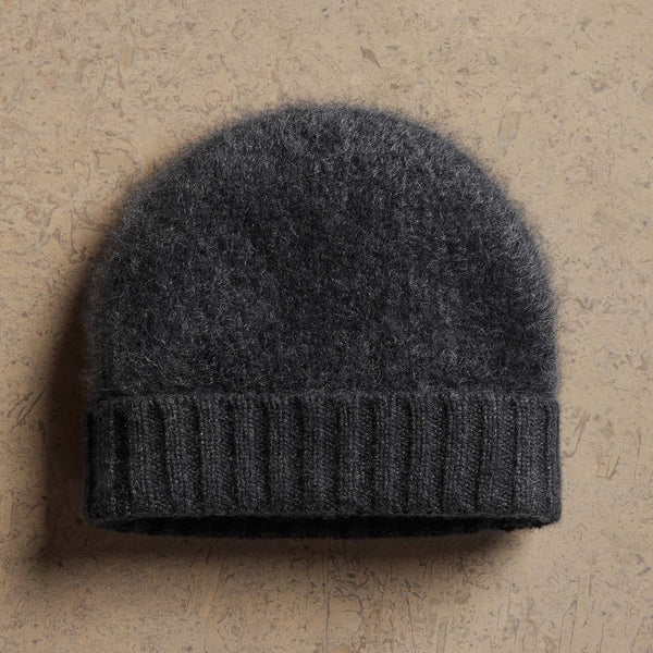 Recycled Cashmere Beanie in Coal | James Perse Los Angeles