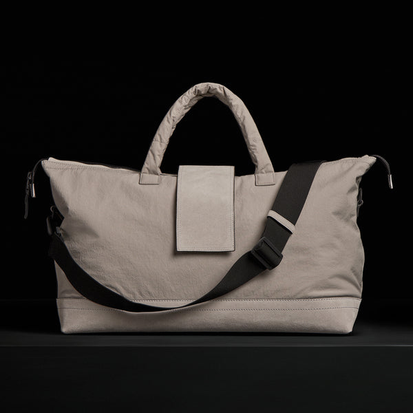 LA Medium Duffel in Sand | James Perse Los Angeles