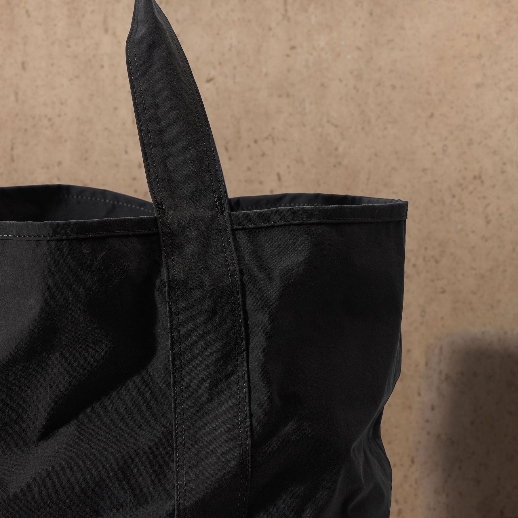 Small Matte Nylon Tote - Black | James Perse Los Angeles
