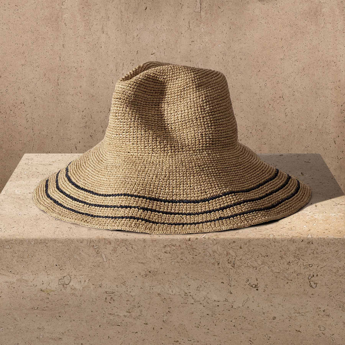 Janessa Leone Waverly - Navy / Sand