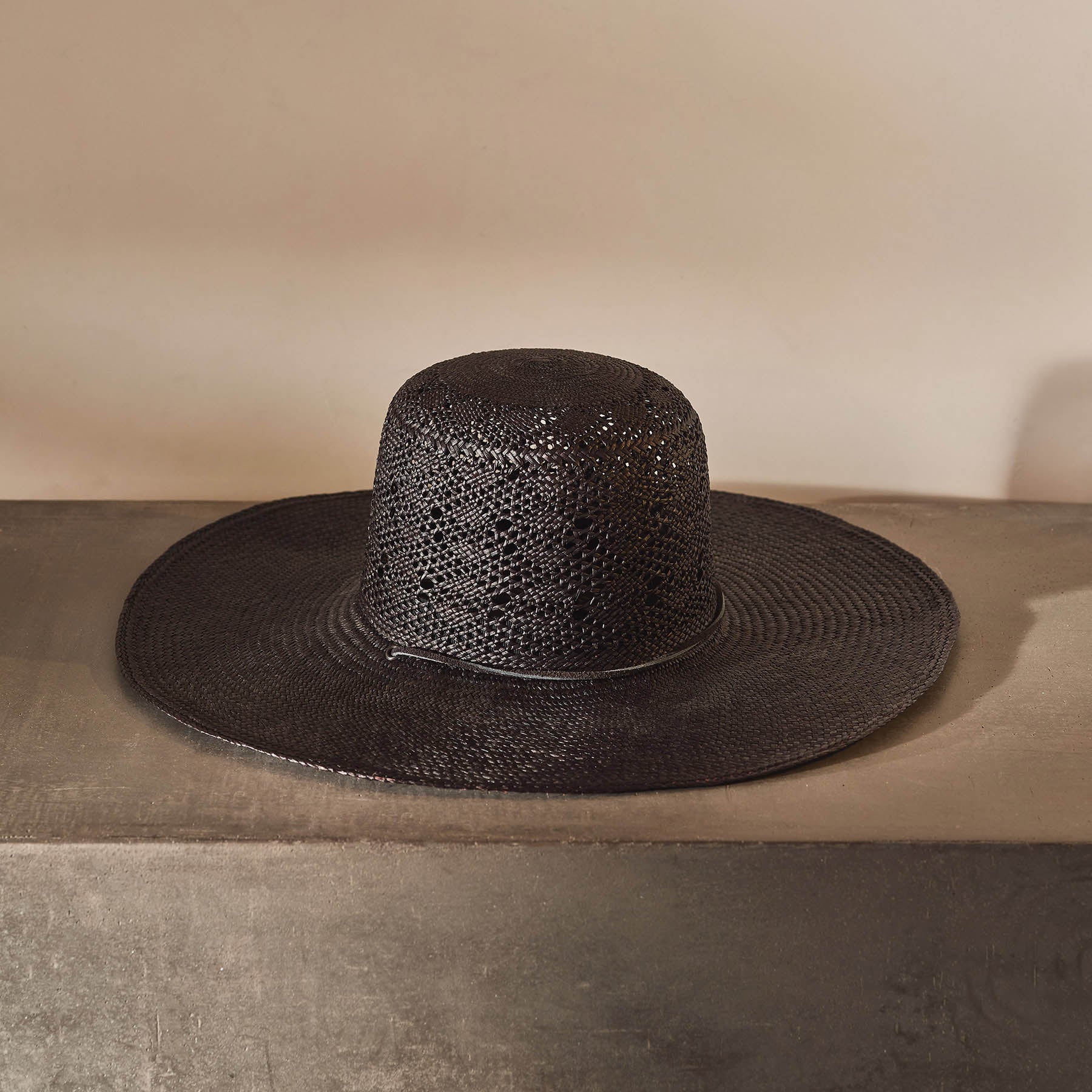 Coastal  Hat in Black | James Perse Los Angeles