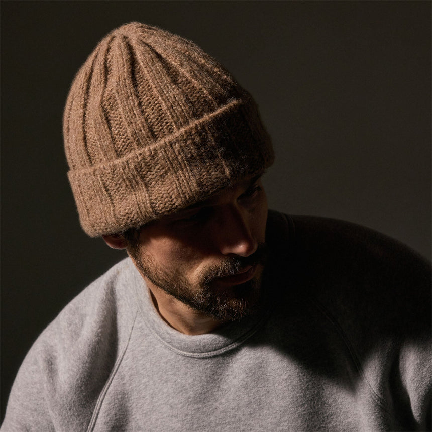 Textured Cashmere Beanie in Chestnut | James Perse Los Angeles / Mens