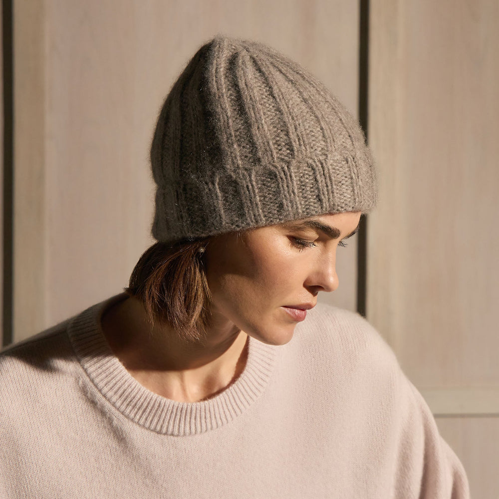 Lightweight Textured Cashmere Beanie in Beige Melange | James Perse Los Angeles / Womens