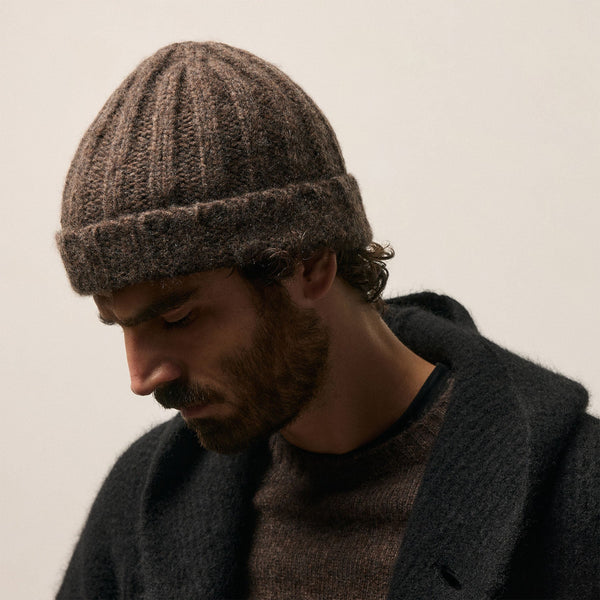 Lightweight Textured Cashmere Beanie in Bark | James Perse Los Angeles / Mens