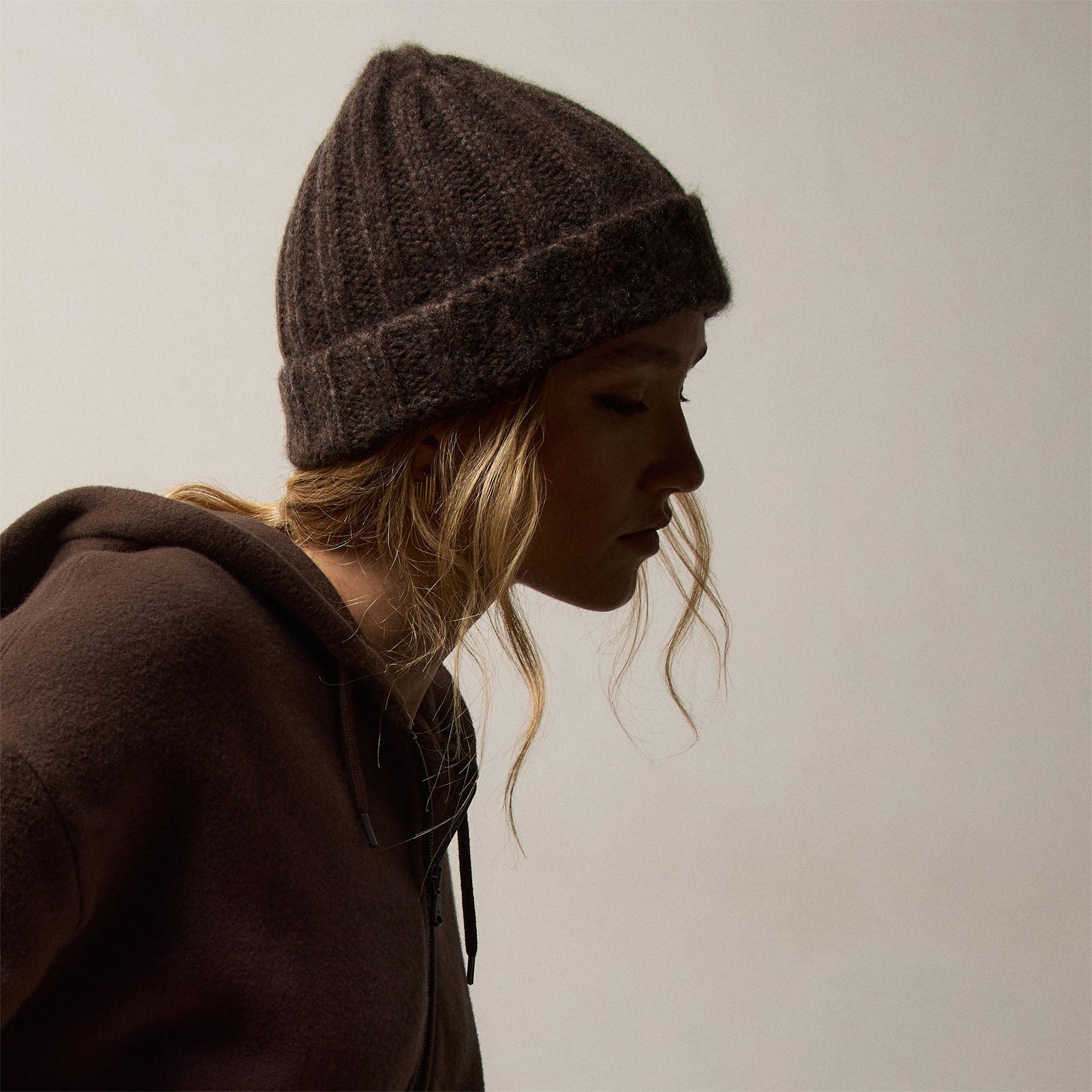 Lightweight Textured Cashmere Beanie - Bark | James Perse Los Angeles