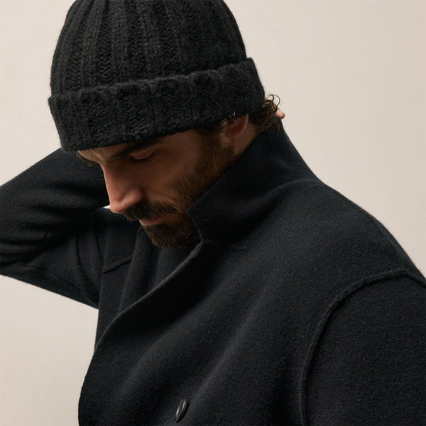Lightweight Textured Cashmere Beanie in True Black | James Perse Los Angeles / Mens