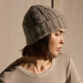 Lightweight Textured Cashmere Cable Knit Beanie in Beige Melange | James Perse Los Angeles / Womens