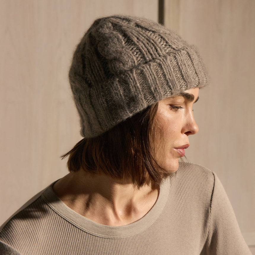 Lightweight Textured Cashmere Cable Knit Beanie in Beige Melange | James Perse Los Angeles / Womens