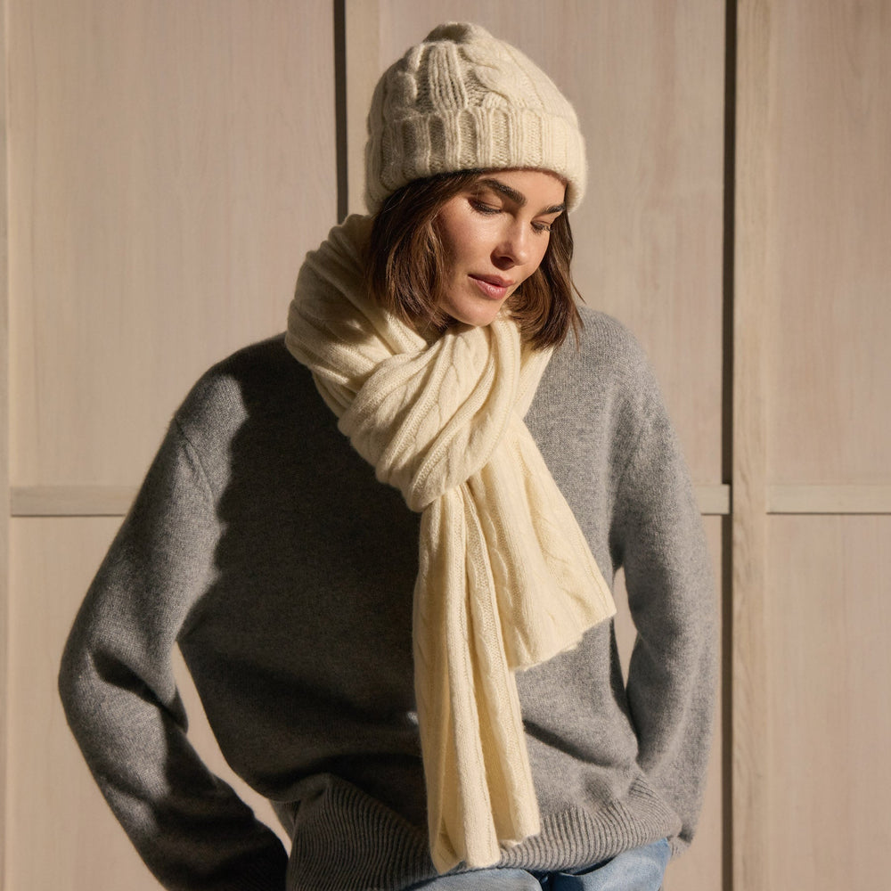 Lightweight Cashmere Cableknit Scarf in Ivory | James Perse Los Angeles / Womens