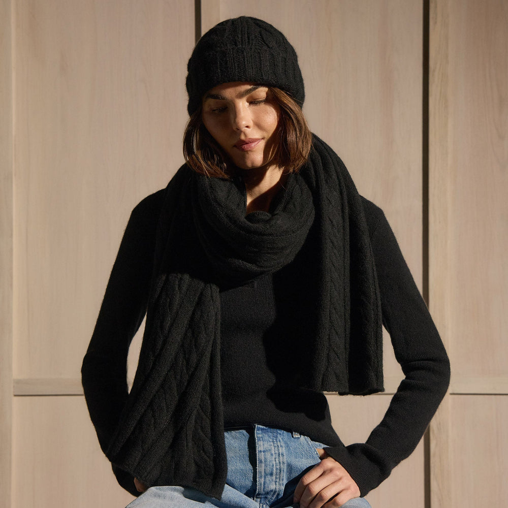 Lightweight Cashmere Cableknit Scarf in True Black | James Perse Los Angeles / Womens