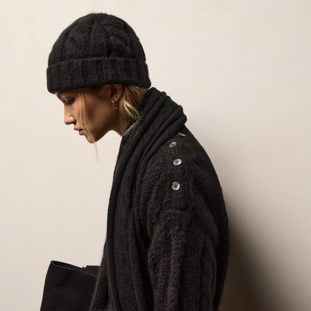 Lightweight Cashmere Cableknit Scarf in True Black | James Perse Los Angeles / Womens