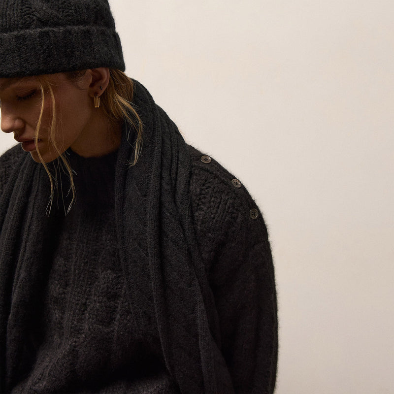 Lightweight Cashmere Cableknit Scarf in True Black | James Perse Los Angeles / Womens