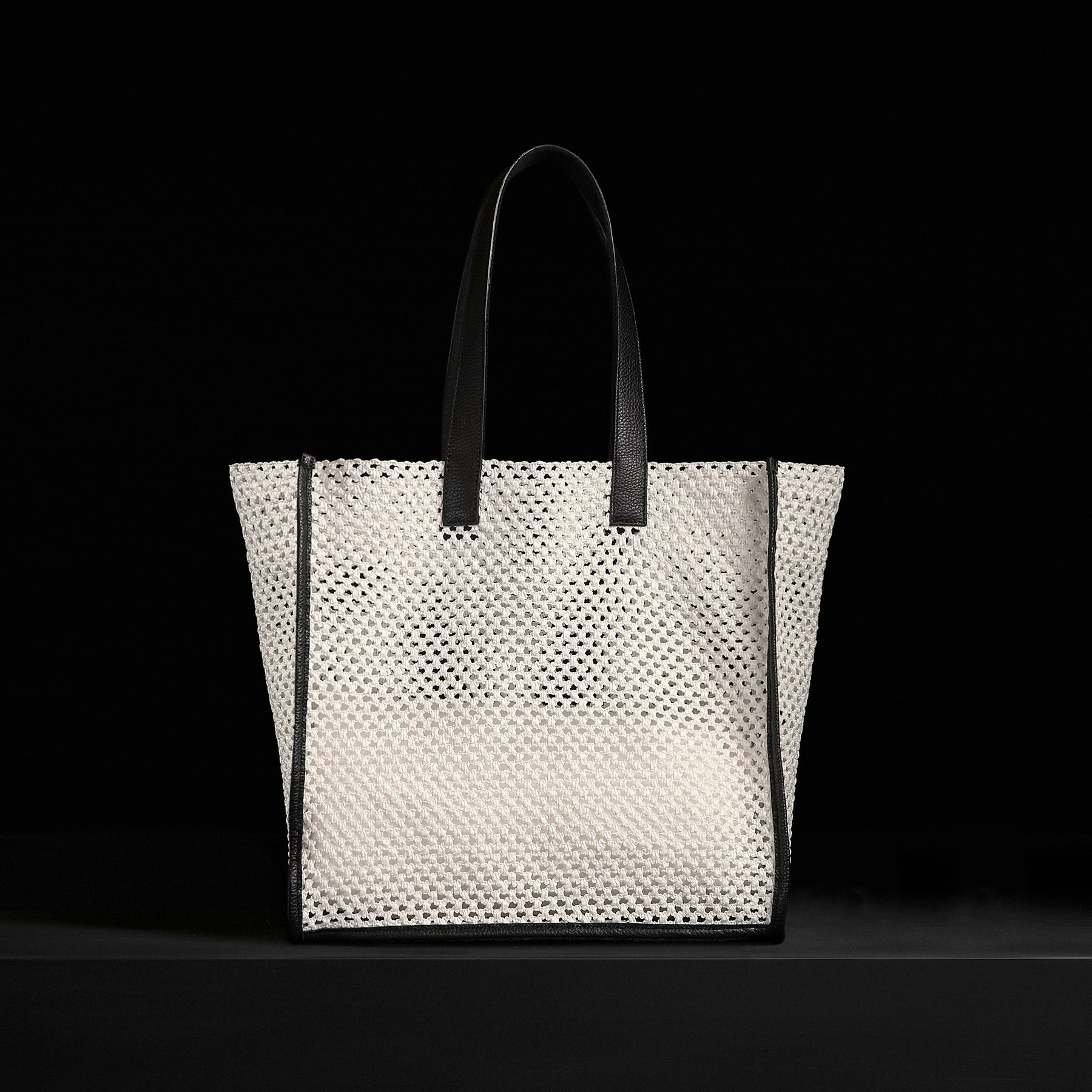 Raffia Tote in White Sand | James Perse Los Angeles