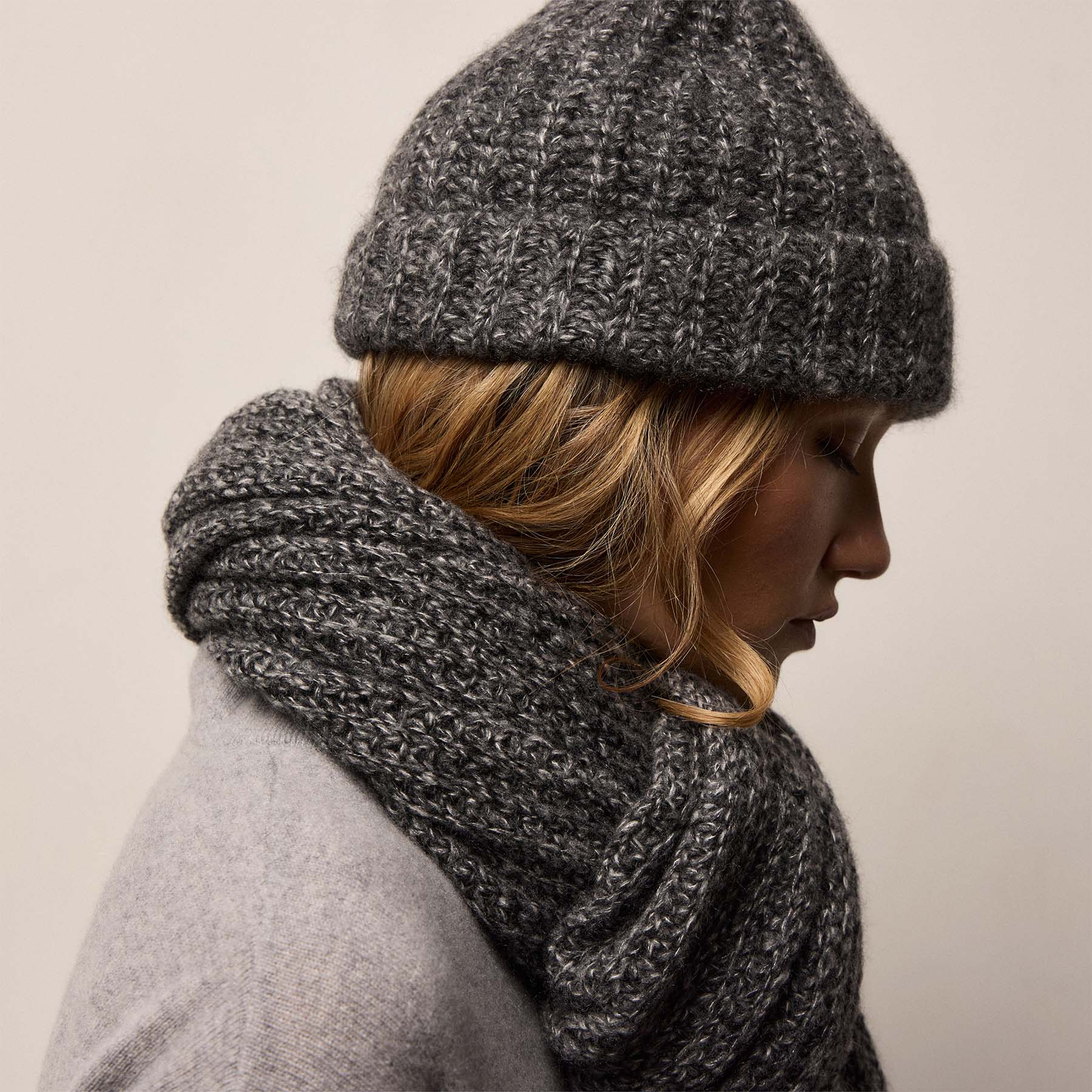 帽子 FILTH CASHMERE BIG BEANIE / CORE BLK Cashmere Silk Marl Beanie - Black Mix | James Perse Los Angeles