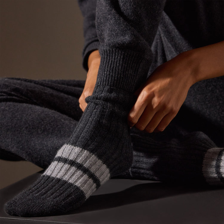 Short Cashmere Sock in Coal/Heather Grey | James Perse Los Angeles / Womens
