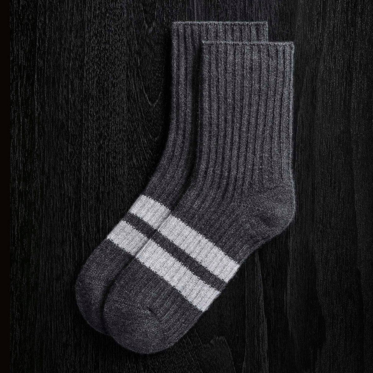 Short Cashmere Sock in Coal/Heather Grey | James Perse Los Angeles