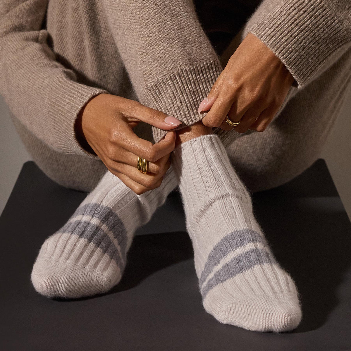 Short Cashmere Sock in Pearl/Heather Grey | James Perse Los Angeles