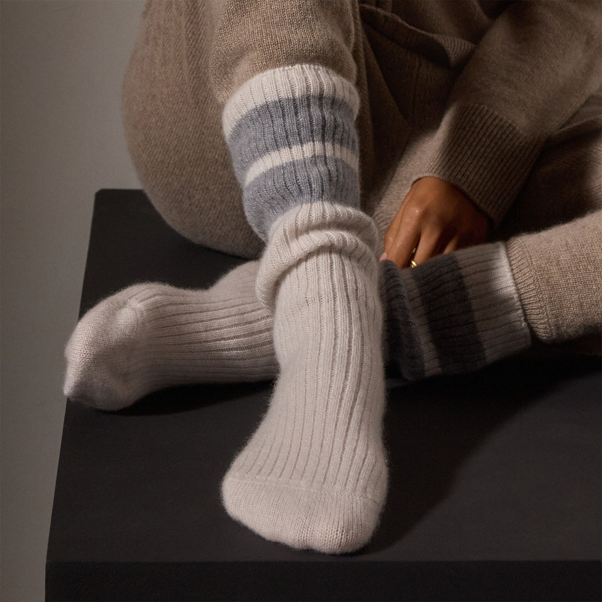 Long Chunky Cashmere Sock in Pearl/Heather Grey | James Perse Los Angeles