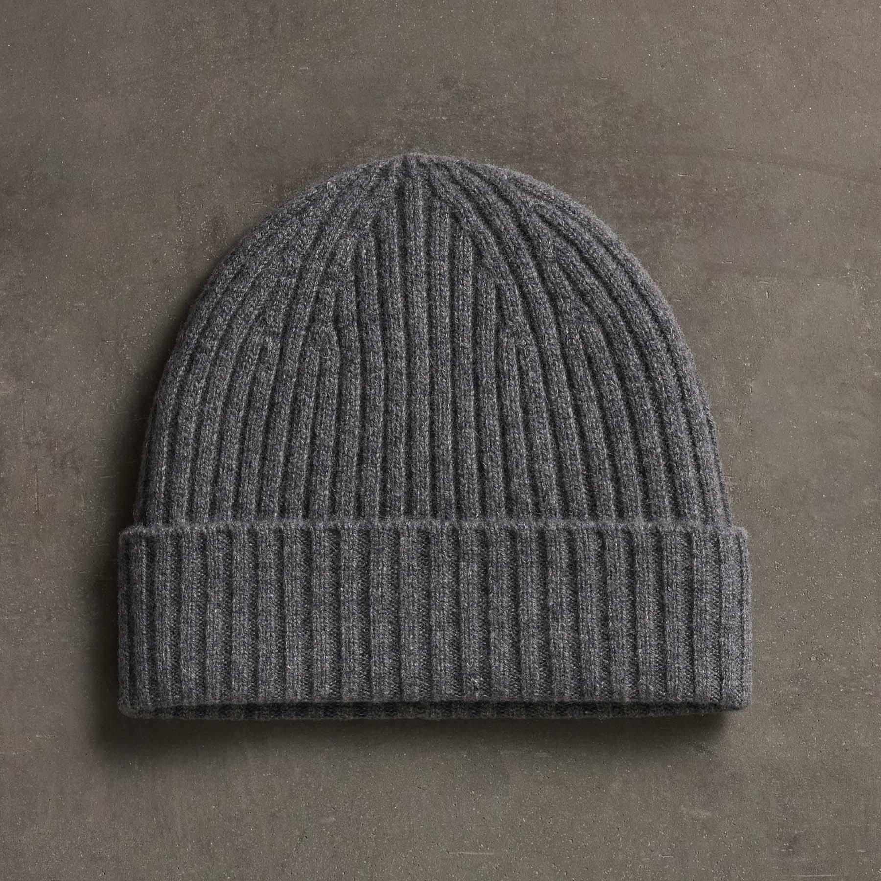 Recycled Cashmere Ribbed Beanie in Grey Felt | James Perse Los Angeles