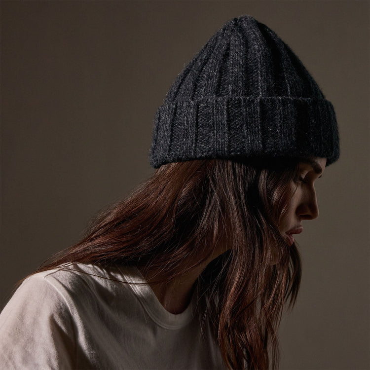 Recycled Cashmere 8 Ply Marled Beanie  in Charcoal Marl | James Perse Los Angeles