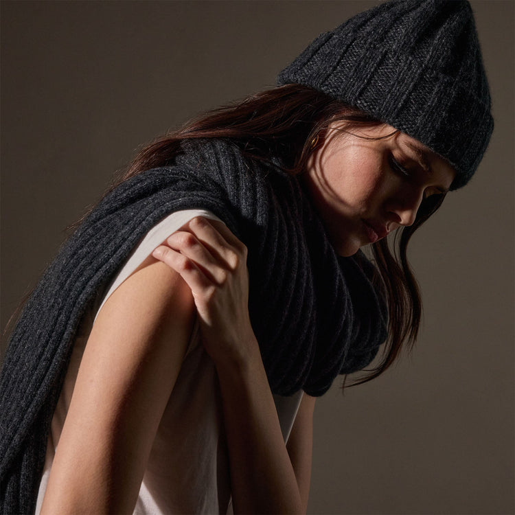 Recycled Cashmere Marled Scarves in Charcoal Marl | James Perse Los Angeles / Womens