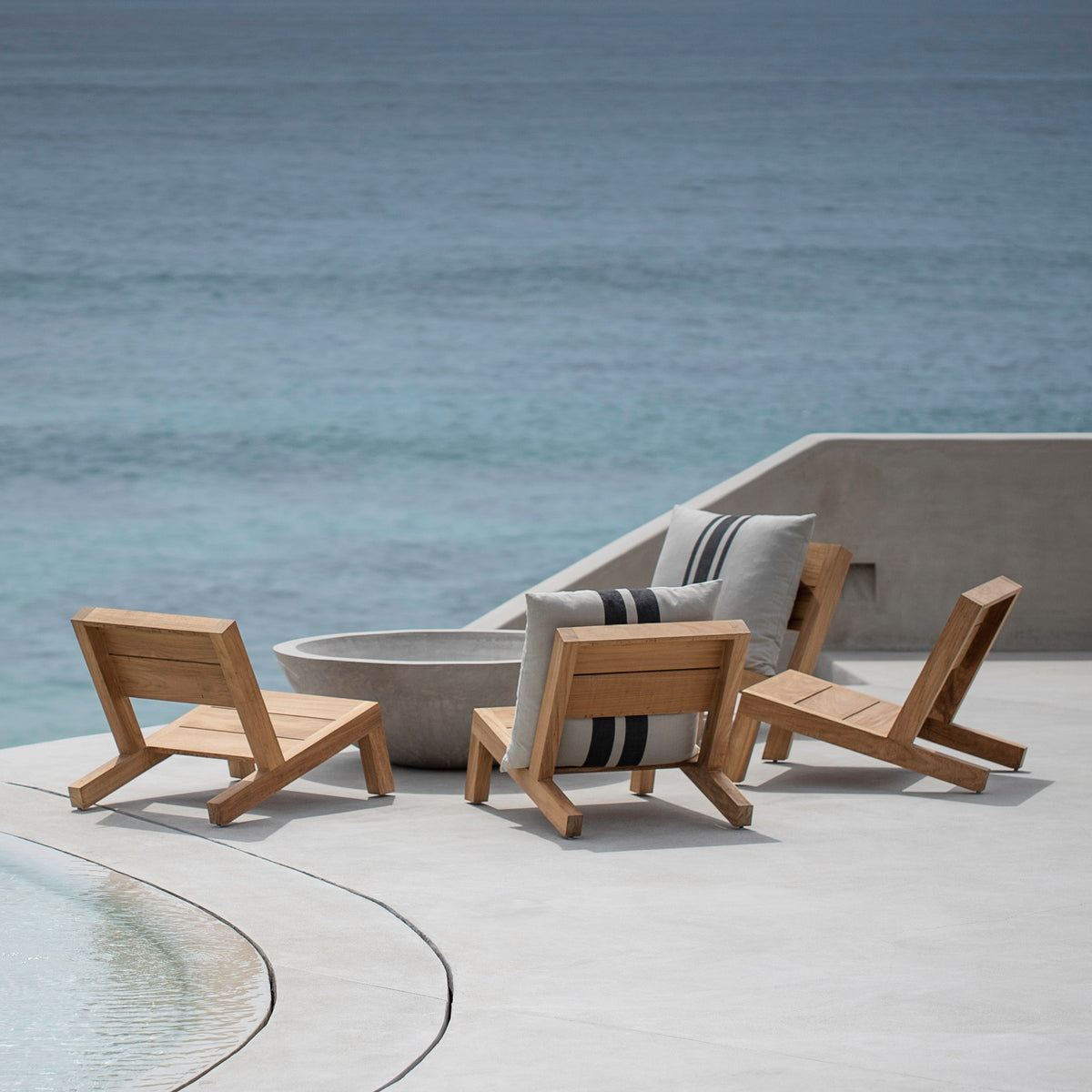 Patio Striped Linen Euro Pillow in Souris/Black Stripes | James Perse Los Angeles