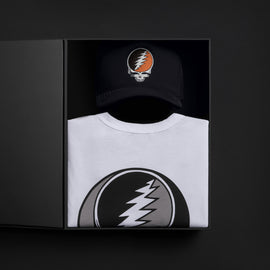 Men's Grateful Dead Short Sleeve Tee & Trucker Hat Set in White/Navy | James Perse Los Angeles