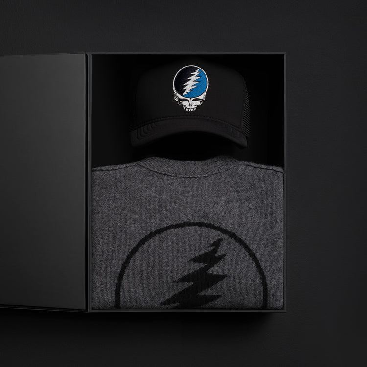 Men's Grateful Dead Cashmere Sweater & Trucker Hat Set in Flannel/Black | James Perse Los Angeles