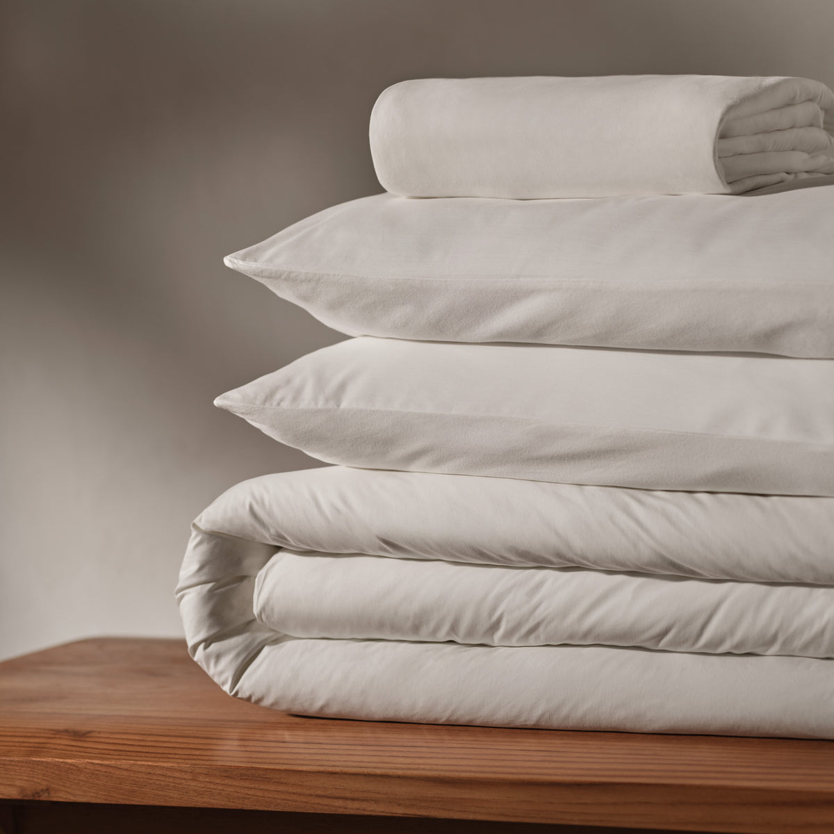 Cotton Bedding Set in King White | James Perse Los Angeles