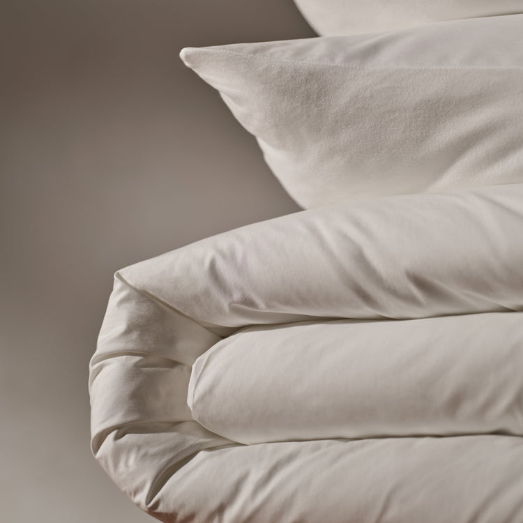 Cotton Bedding Set in King White | James Perse Los Angeles