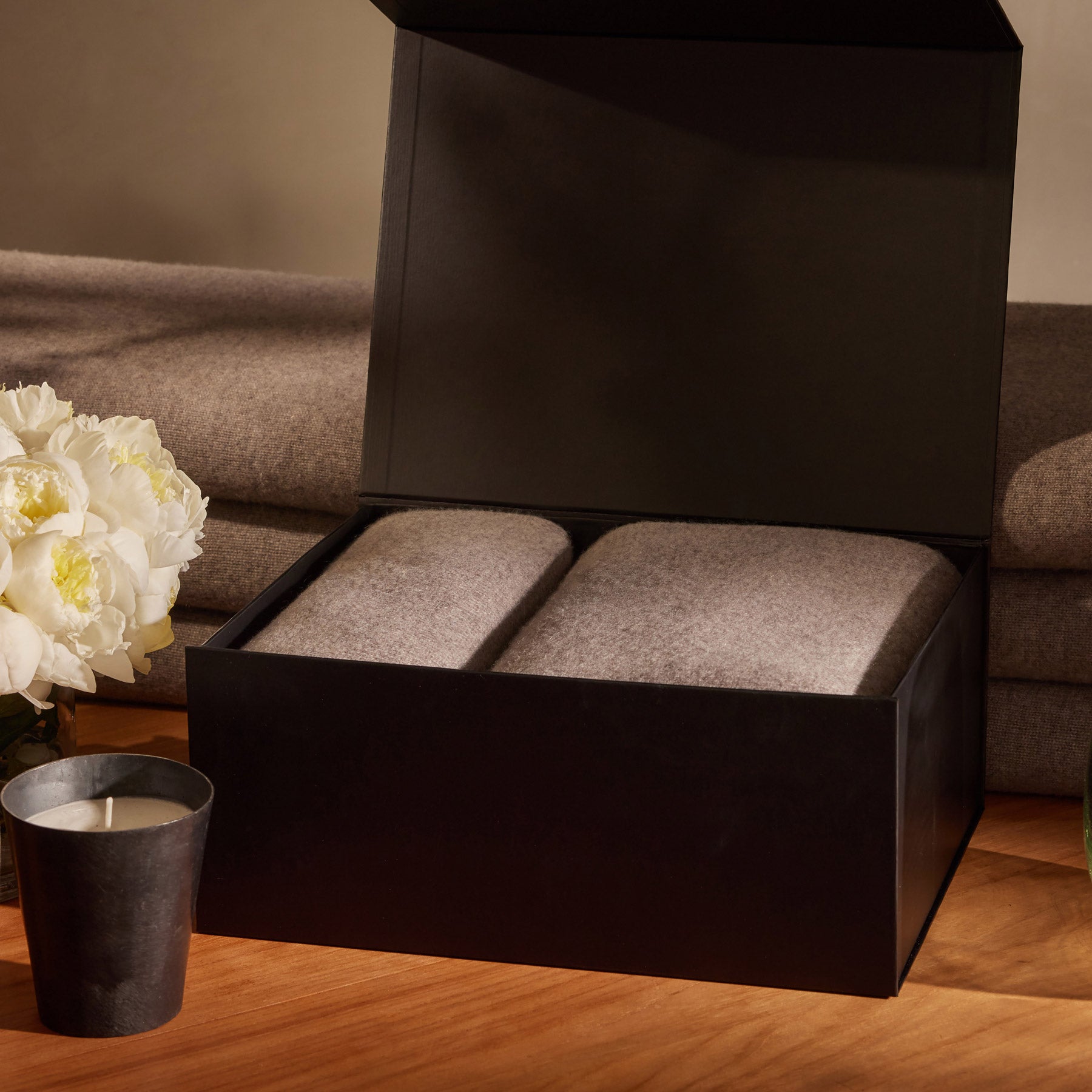 Solid Cashmere Blanket Gift Box in Taupe Melange | James Perse Los Angeles
