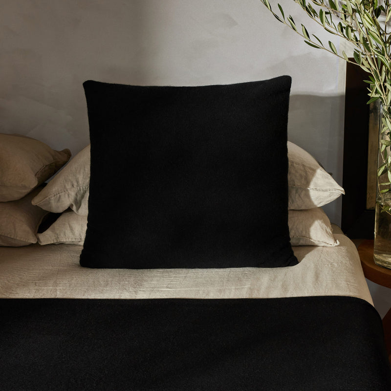 Cashmere Sham in Black | James Perse Los Angeles