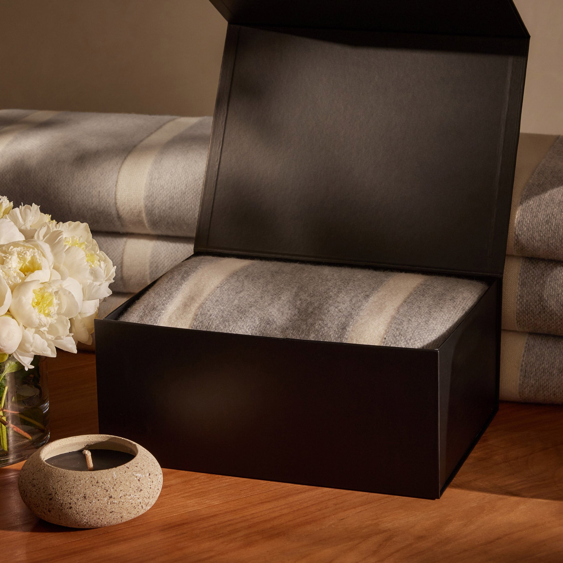 Baja Cashmere Blanket Gift Box in Ivory/Flannel | James Perse Los Angeles