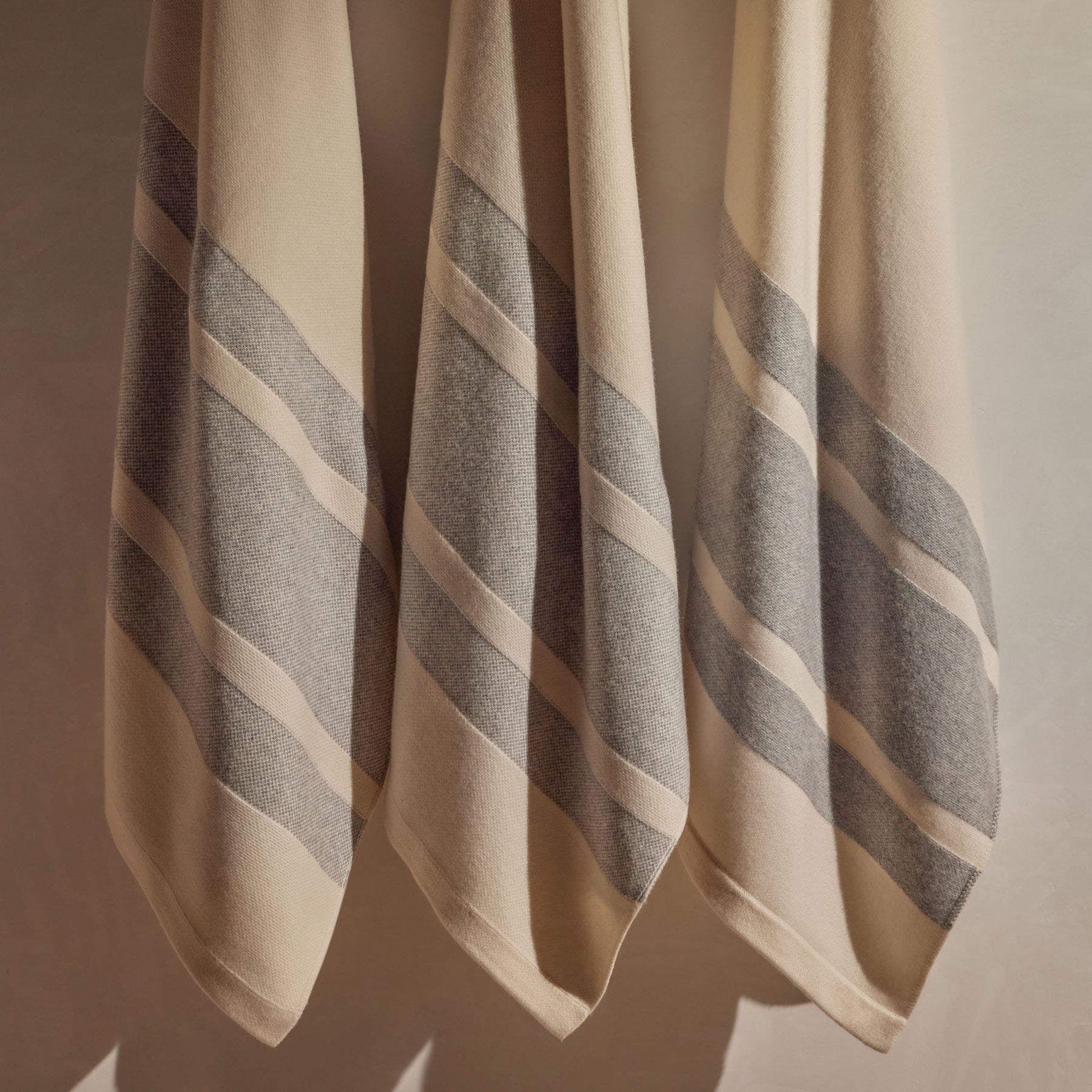 Baja Cashmere Blanket Gift Box in Ivory/Flannel | James Perse Los Angeles