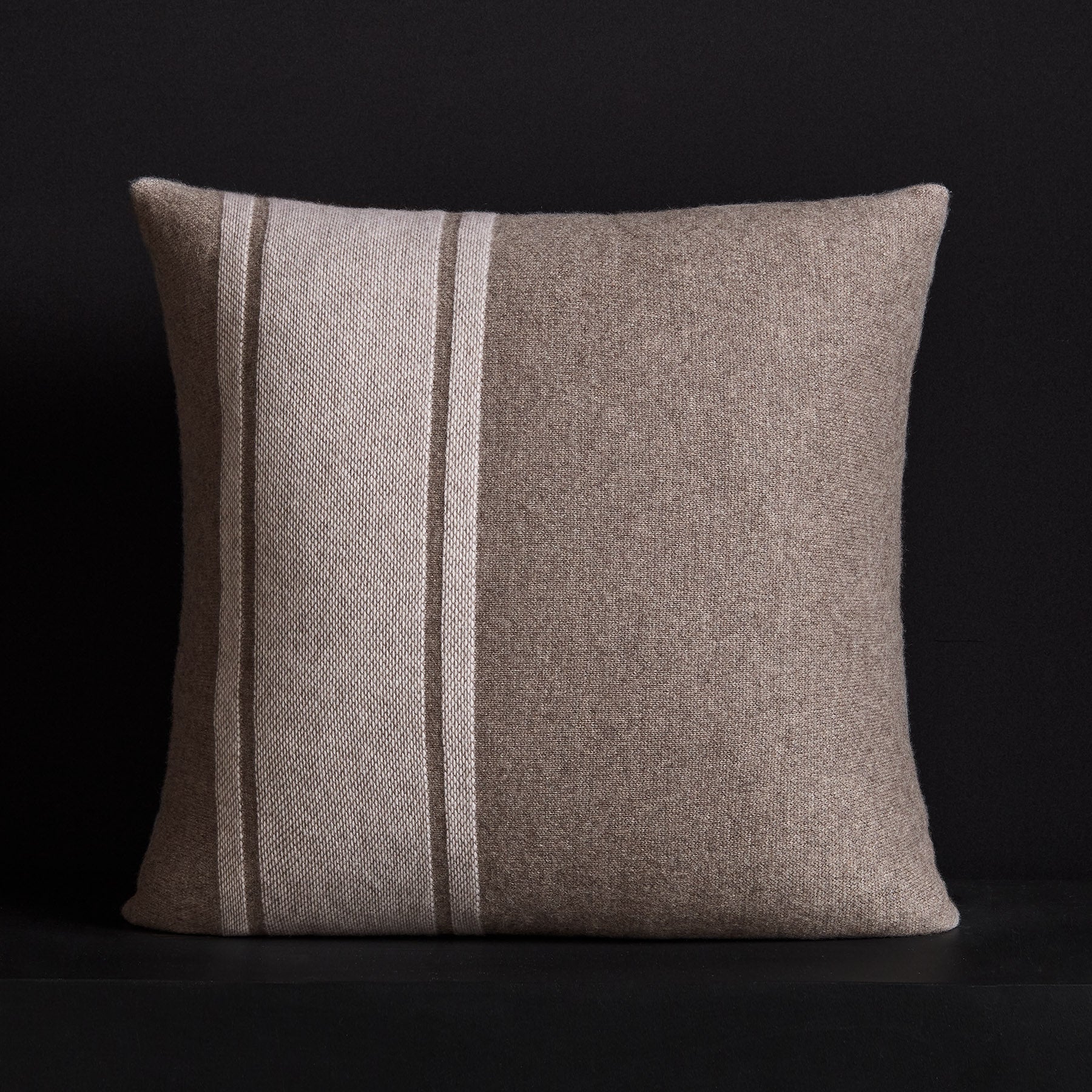 Baja Stripe Knit Blanket & Sham Gift Set In Taupe Melange/Ivory | James Perse Los Angeles