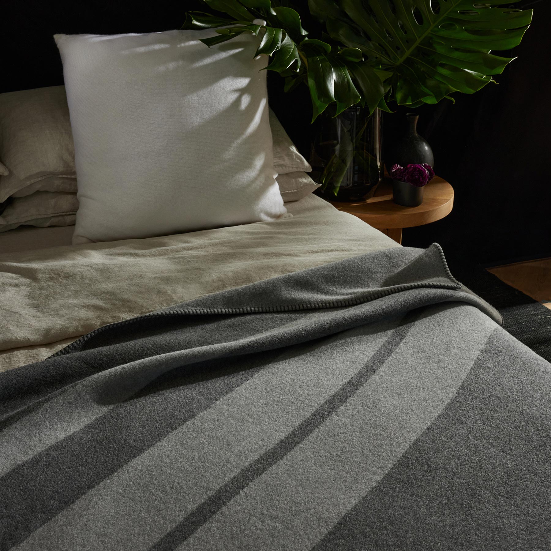 Sarti Striped Blanket - Pearl/Heather Grey | James Perse Los Angeles