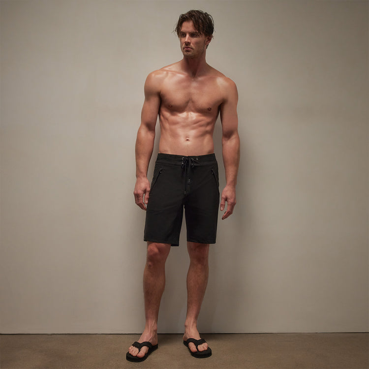Scuba Zip Boardshort in Black | James Perse Los Angeles